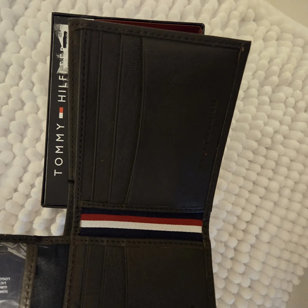 Tommy Hilfiger Wallet